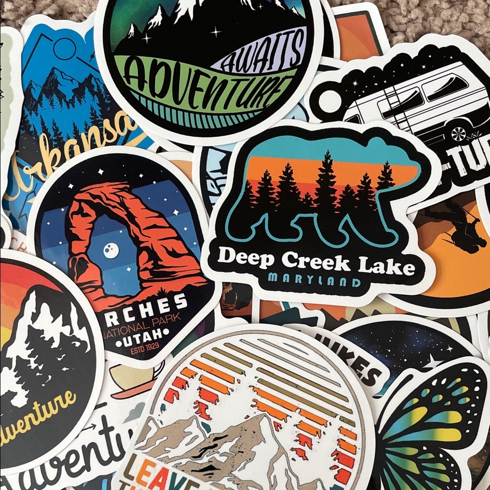 30 Travel Themed Stickers‎